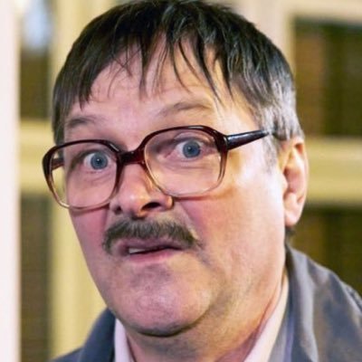 gcses20204's profile picture. my life is falling apart like the soviet union in 1991 🤪😬