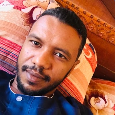 امر علي الديار ديار ليلى اقبل 😘 ذا الجدار وذالجدار وماحب الديار شغفن قلبي ولكن حب من سكن الديار💜 http:http://Mohammed880880.Sarahah.comSe
