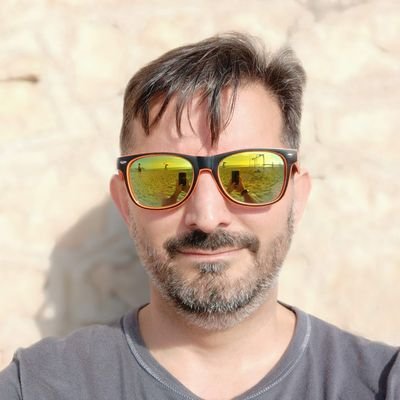 Informático vocacional y pasional y padre de familia no numerosa por poco