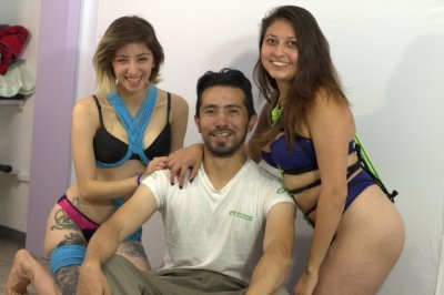 Somos un grupo de amigos; divirtiéndonos y jugando con shibari