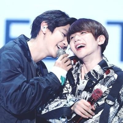 CHANBAEK shipper ama SUHO'ya da aşık.
•#EXO ♡
•#ExoL ♡
•#L1485 ♡
•#RIPJonghyun ♡♡♡
