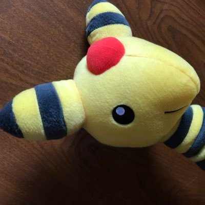 Ash 雑多垢 こんばんは 色キュウコンは夢特性ですか それとも通常特性のひでりでしょうか ひでりでしたら下記色違いのどれかと交換希望です ヌメルゴンいません