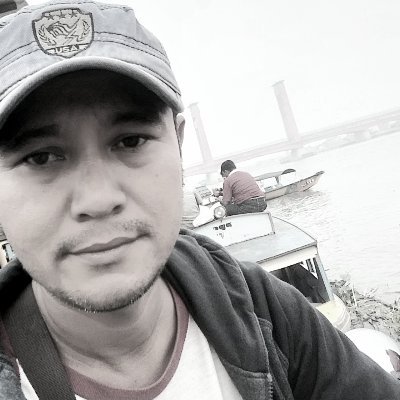 john_safarie's profile picture. Peace