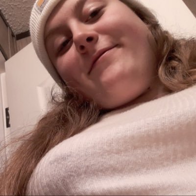 ash_ley9024's profile picture. oh boy am I sad or what?