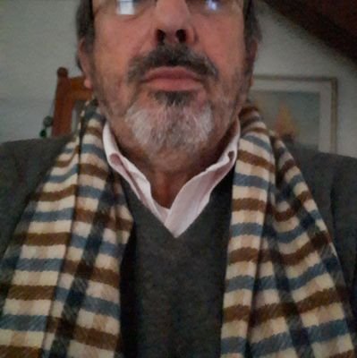 figlio d'arte, genitori ristoratori,
impiegato in banca per 14 anni
e uscito dalla stessa diventa
amministratore e consigliere di
una bcc locale. Oltre Rist.