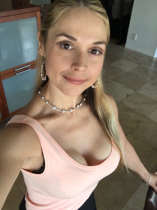 Vandell37078086's profile picture. I'm free minded