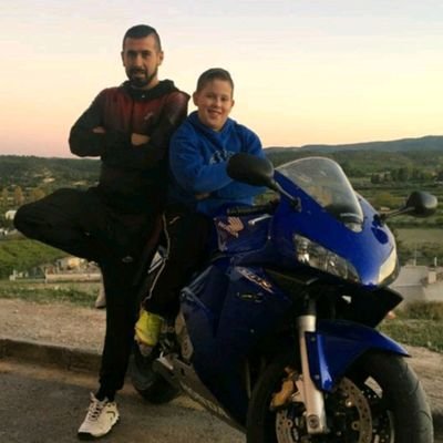 Basket🏀
Con el 6 en la espalda
Motorista 🏍️