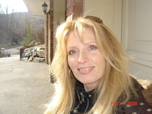 Stay at home mom, have 4 kids, and my own online business. http://t.co/uxUJjZhjGp