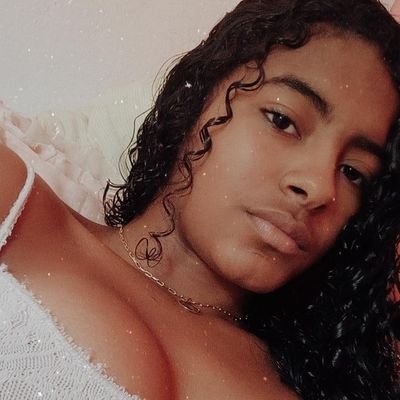 Kariny21616402's profile picture. 