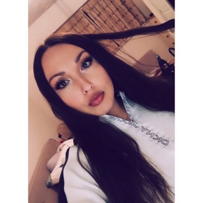 lizziesteinx's profile picture. 24 | Music Promotion Graduate.