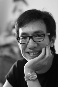 livingkindfully's profile picture. Simon is someone who is still trying to find out who he is. He is just another stranger who walks past you without you noticing.