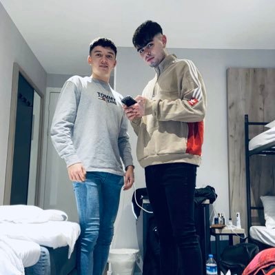 matthew121210's profile picture.