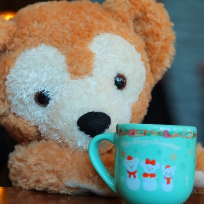 気になるディズニー 新作ポップコーン ポップコーン ストロベリーミルク味 は ビッグバン の略で 通常のポップコーンよりも粒が大きい事と コーティングされている為 味が濃厚になっているのが特徴との事です レギュラーボックス500円