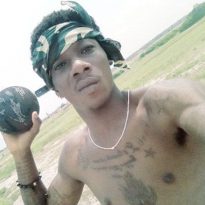 Rappeur , Boss de la Izy Gang , Gang Shit , Real Shit