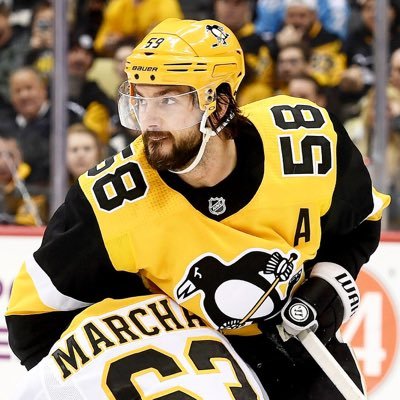 Die hard Pittsburgh Penguins fan 🏒🐧🖤💛 #LongLiveWPH10