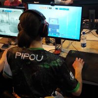 PiPou (@pipour6) 's Twitter Profile