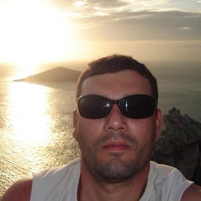 Amante de boa música, de uma boa prosa, de estar com pessoas que valorizam o ser. A resiliência é a principal característica. Deus, família, amigos e trabalho!!