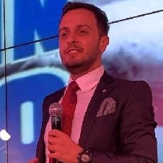 finanza, politica (romantico socialista liberale) calcio (#milan per fede, #Cosenza per nascita, #Saronno per adozione)...if you can't, then you must! A.Robbins