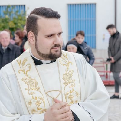 Prima uomo, poi Sacerdote della Diocesi di Cerreto Sannita-Telese-Sant'Agata de'Goti (BN); alla ricerca di Dio nello sguardo degli uomini!