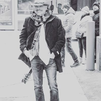 East Coast Canadian Singer Songwriter. A proud Bluenoser and maritimer. I don't eat fish cause I dont like the taste. I am quite afraid of the ocean.