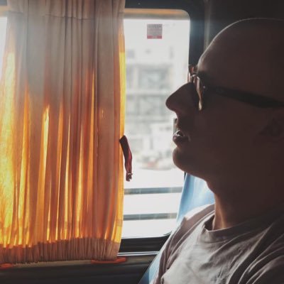 Fa2Dube's profile picture. Singer with @QW4RTZ. D&D enthusiast and DM extraordinaire. Très Montréal. 😎⚔️🤘