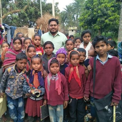 मैं मुकेश कुमार पासवान एक समाज सेवक हूं और (जाप पार्टी)का कट्टर कार्यकर्ता भी हूं(जाप पार्टी)के राष्ट्रीय अध्यक्ष माननीय पप्पू यादव जी के विचारधारा पर चलता हू