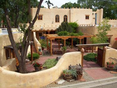 Taos' First B&B is an easy 2-Block walk from historic Taos Plaza. We serve a very high-end breakfast prepared by professional chefs who harvest from our garden.