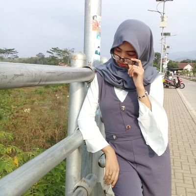 nengdewikurniaa's profile picture. 