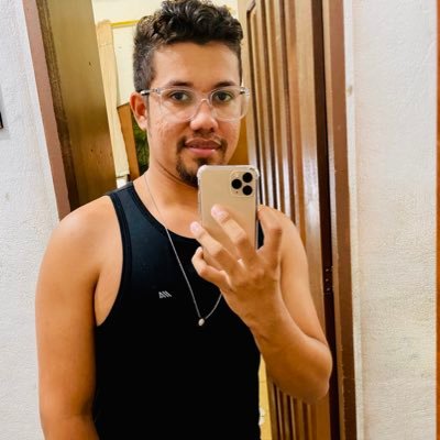Formado em Letras Língua Portuguesa 📚, casado 💑, Pai da Bella 🐩 do Pipoco 🐕do Kuk 🐶 e do Joaquim 🐶
