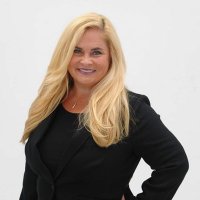 Lisa Richart-Hernandez(@LisaRicHomes) 's Twitter Profile Photo