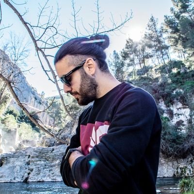 Graduado en Comunicación y Periodismo Audiovisuales en la UdL. Lleidatà de naixement, Alacantí d'adopció.