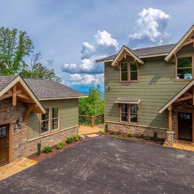 Beautiful cabins with gorgeous views of the Smoky Mountains, indoor pools and can accommodate up to 48 guests!