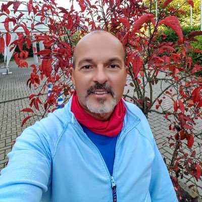 WeslyClark2's profile picture. Hello friends, I am new here on Twitter.