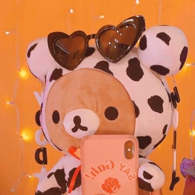 dissLexia's profile picture. there’s no planet B.