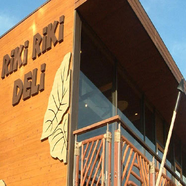 【閉店のお知らせ】
1999年より営業させて頂いておりました「RikiRikiDELi」は2025年を持ちまして閉店させていただく事となりました。
お客様のご支持に支えられ26年間営業を続けることができました。
長きにわたるご愛顧、感謝申し上げます。
