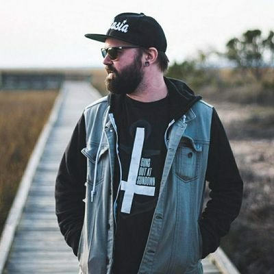 JamesVComics's profile picture. Co-owner/Creator at Verdant Comics.