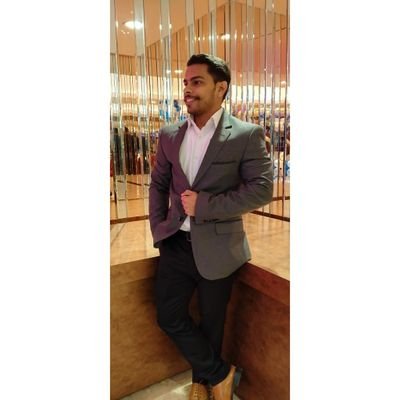 Full time Marketing guy, Part time YouTuber @mini_vlogger. Creating and spreading love.