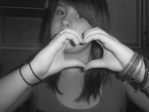 Hello. My name is Edith and I have 13 years. I'm a Polish. I like Justin Bieber. My skype is this: edyta.debicka2.