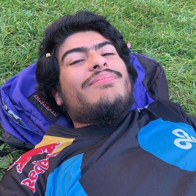 kingmig13's profile picture. UCSC '21 🇸🇻 24 Follow my pokemon account IG: kingmiguel_cards