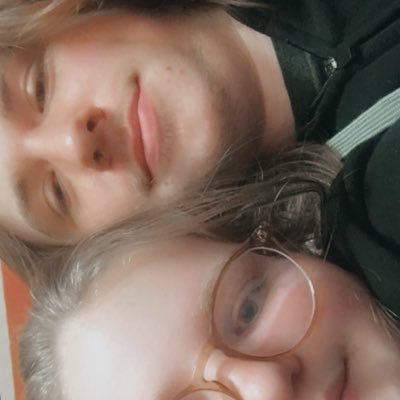 _sunshinekid_23's profile picture. Clique |-/ | She/Her | “you don’t get thick skin without getting burned”| taken💞