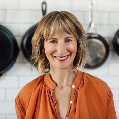 cookbook author, food writer, recipe developer and baker of easy peasy sweets