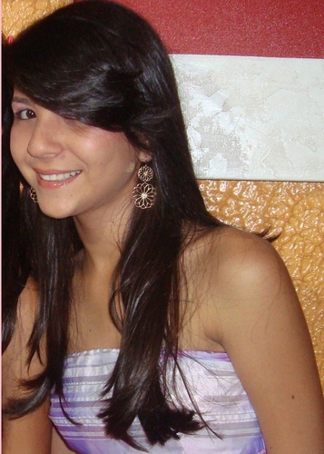 'Hoje, depois de muito tempo, eu acordei e não me olhei no espelho. Eu não precisei confirmar se eu era bonita. Eu acordei tendo certeza.'