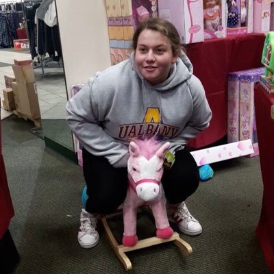 CassidyLoSasso's profile picture. lmk if I gotta dumb it down for you 💖