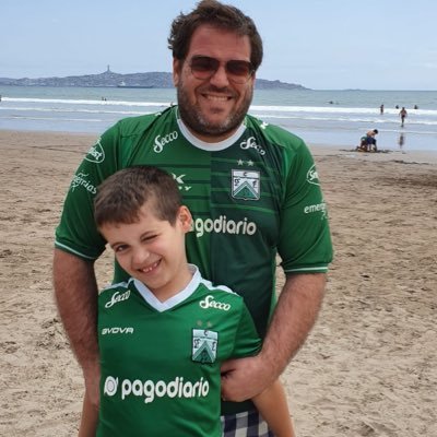 Abogado. Hincha de Ferro. integrante de @elshowdeferro Por mi papá te conocí... y a mi hijo te presenté...