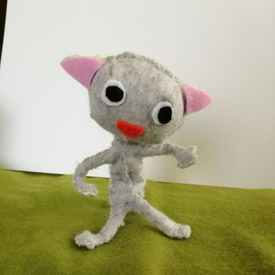 mikeko1288's profile picture. 縫い物は中学校の家庭科で丈の合わないパジャマと、タックのズレたスカートを作ったっきり‼　ミシンは使えません　(///∇///)