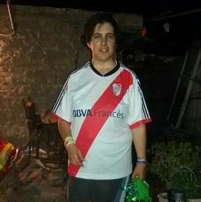 SODERA, REPARTE SODA, LESBIANA, ROMÁNTICA, DETALLISTA, SÚPER FIEL, RE FANATICA DE ⚪🔴⚪RIVER PLATE⚪🔴⚪ . Y AMA A SU FAMILIA CON TODO SU CORAZÓN...