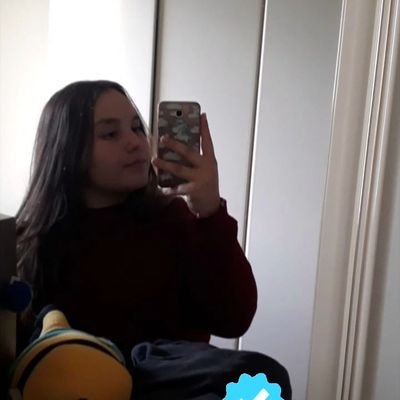 EduardaTarso22's profile picture. meu joelho tá mto ferrado p correr atrás de ti 🦖