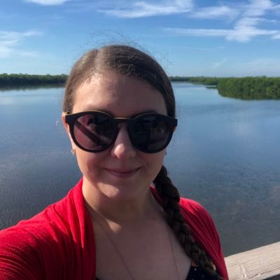 Marketing director for @LASillinois / #UIUC alumna. In love with communication, social media, language, & how they all merge. Views are my own. she/her