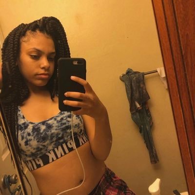 l0calweirdoo's profile picture. 19.