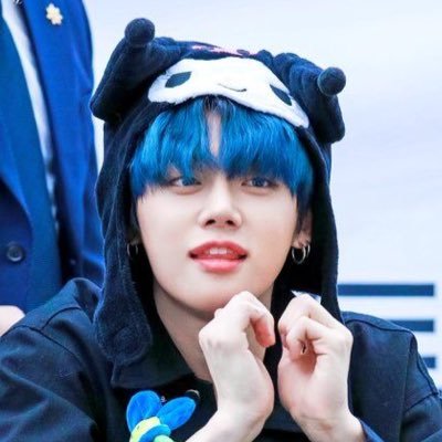 babieyeons's profile picture. txt are the stars to my universe